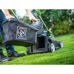 LUX 20V Akku-Rasenmäher 1 PowerSystem A-RM-1x 20/4/33 Set 1x 20V Akku 17 LUX 20V Akku-Rasenmäher 1 PowerSystem A-RM-1x 20/4/33 Set 1x 20V Akku -GartenOase Wohnaccessoires 4048121960809 A05 041119