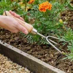 Kent & Stowe Handgrubber 3 Zinken 7 Kent & Stowe Handgrubber 3 Zinken -GartenOase Wohnaccessoires 4260376734831 4550 A 01