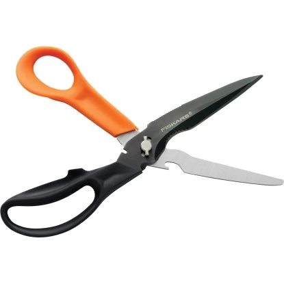 Fiskars Mehrzweckschere Cuts+More 2 Fiskars Mehrzweckschere Cuts+More – Bild 2